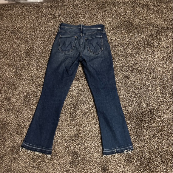 Mother The Insider Crop Undone Hem in Medium Kitty Dark Wash Ankle Cropped - Picture 7 of 9